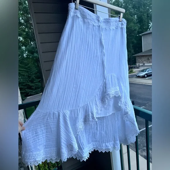 🆕 Guess White Boho Asymmetrical Midi Skirt Lace Trim Crinkle Wrap Style Size XL - Picture 6 of 17